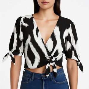 Express Black & White Tie Front Wrap Blouse – women’s Size Small (N7)✨